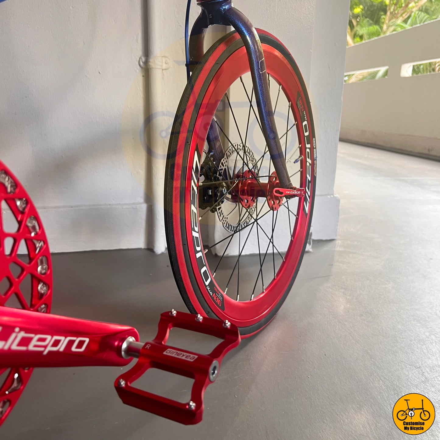 Chameleon Blue & Red Wheels β The Ultimate Stylish Foldie