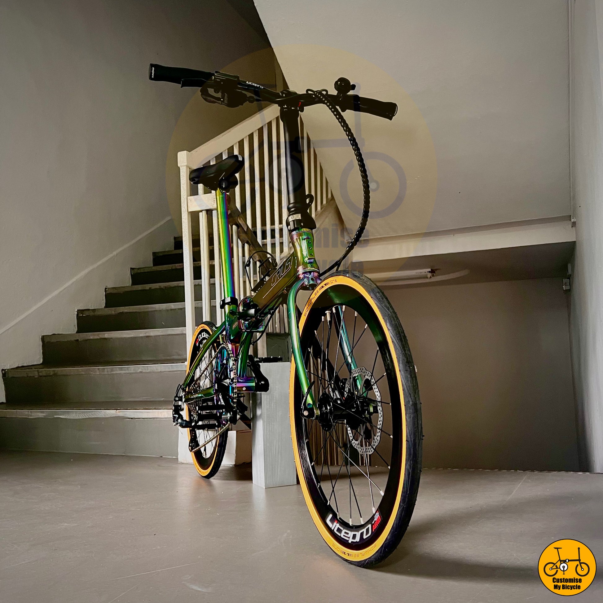 Crius Master 22-Inch Folding Bike – A Premium Aurora-Themed Ride for City Explorers
