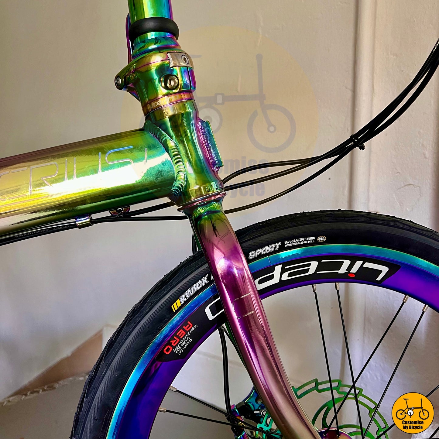 Oil Slick Frame Crius Master 22-Inch Folding Bike – A Stylish & Durable City Commuter
