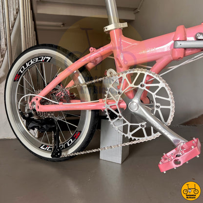 Baby Pink Crius Master 22-Inch Foldie – A Lightweight & Elegant Ride
