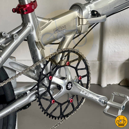 Black & Red Accent Crius Master 20-Inch Foldie – A Sporty Ride with a Sleek Finish
