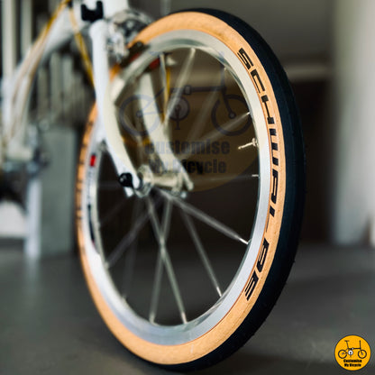 Effortless folding mechanism for convenient transport and storage
