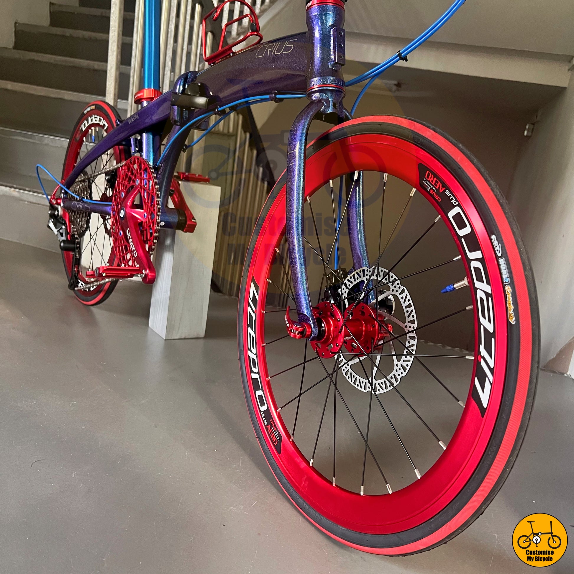 Superhero-Style Foldie – Blue-Red Color Scheme & High Spec
