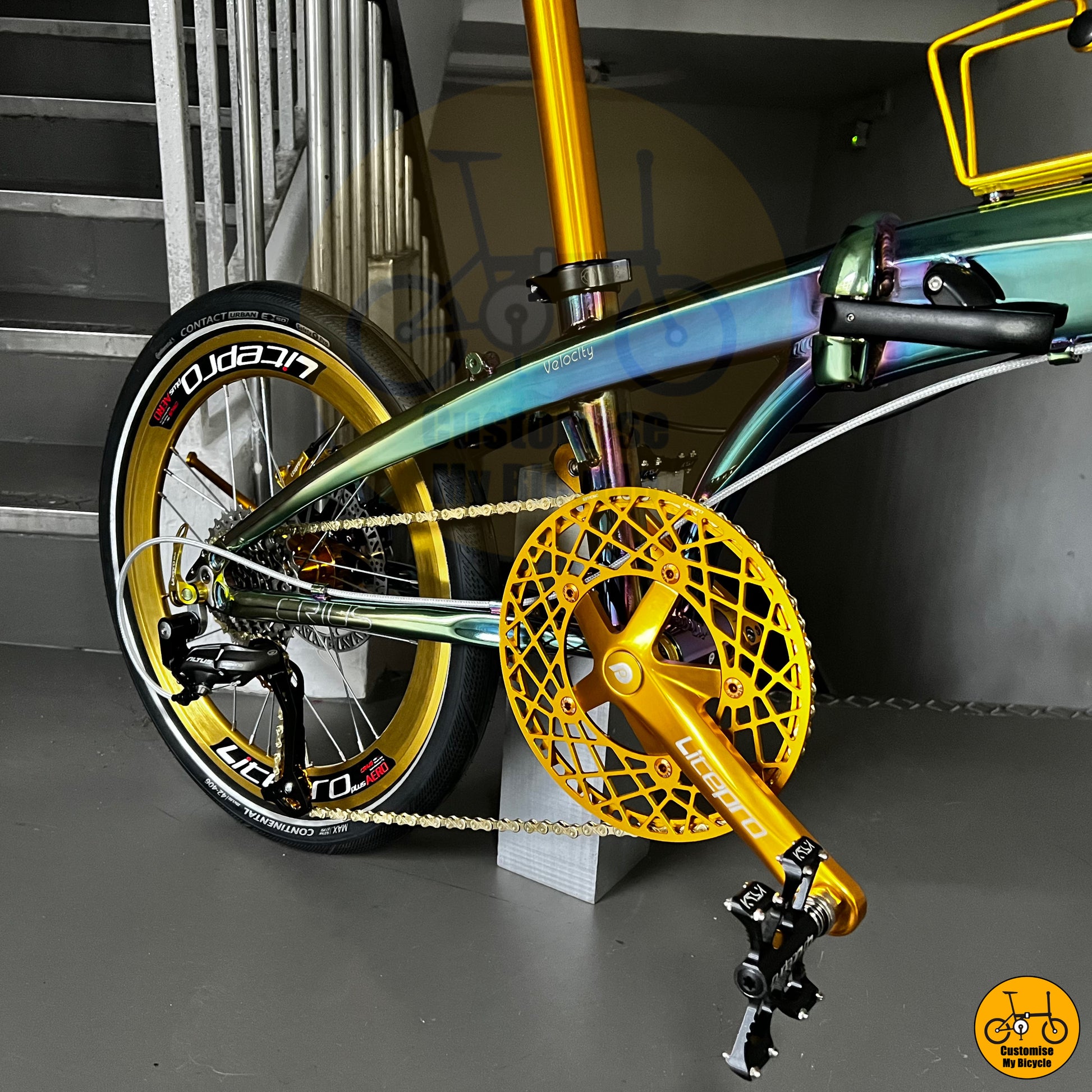 Litepro gold crankset and chainring for optimal pedaling efficiency
