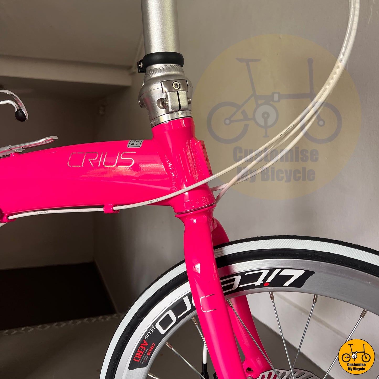 Bold hot pink frame design for a vibrant city ride
