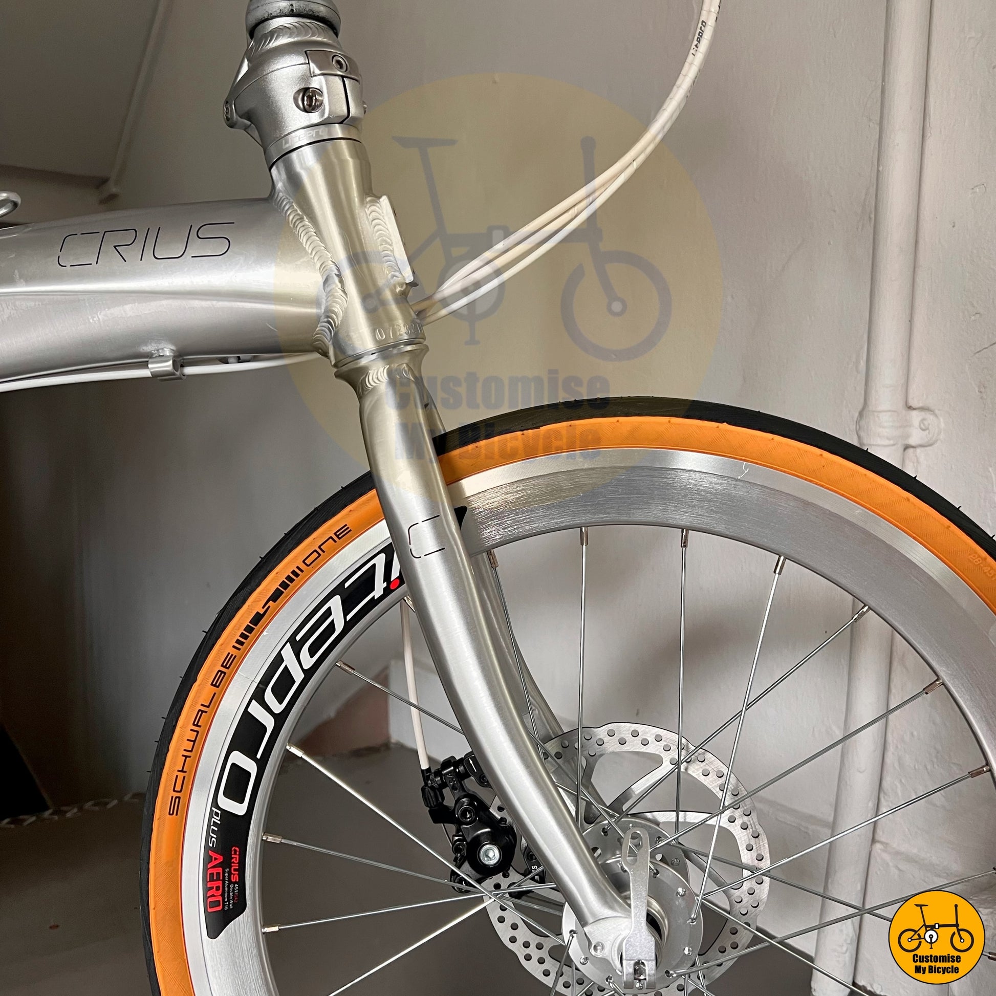 High-quality aluminum frame with a premium polished silver aesthetic
