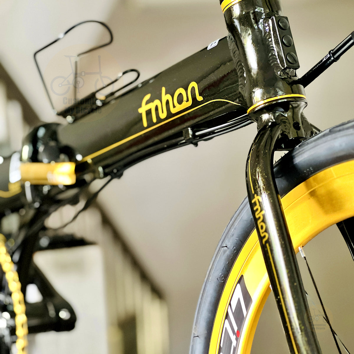 Fnhon Blast 22" Black Gold folding bike frame material colour detail