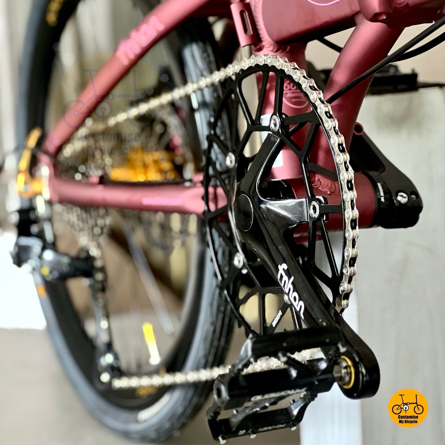 Fnhon Litepro hollowtech crankset close up detail
