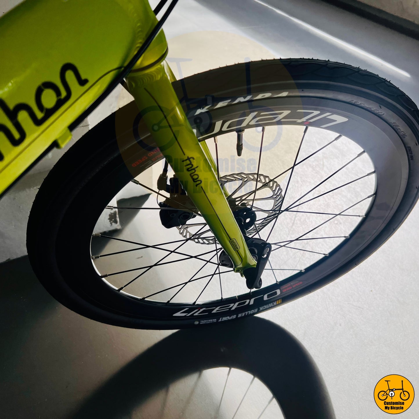 Vibrant Green Fnhon Blast 22-Inch Folding Bike – A Tern & Dahon Competitor
