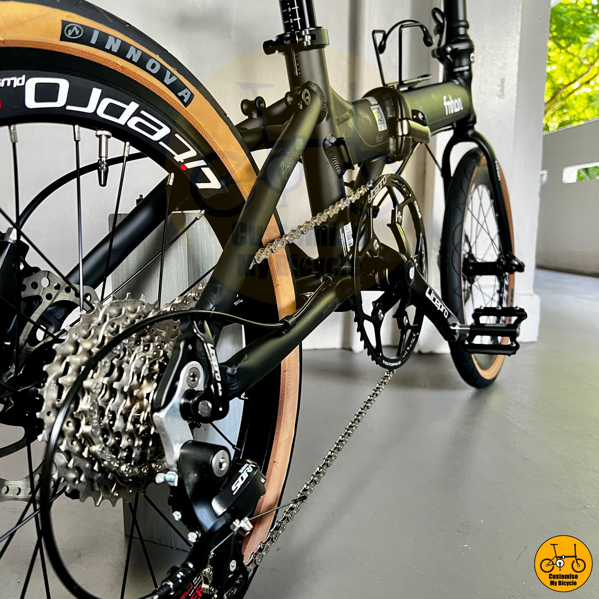 Fnhon Blast 20-Inch Foldable Bicycle – Matte Black Frame with a Timeless Appeal
