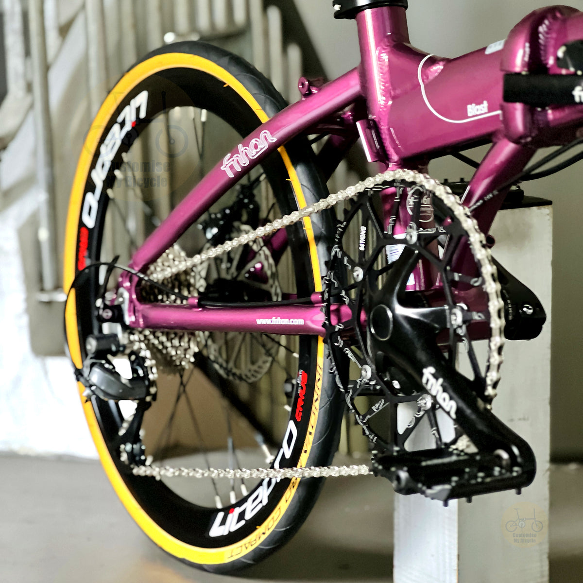 Fnhon Blast 22" Royale Purple folding bike rear derailleur gearset detail