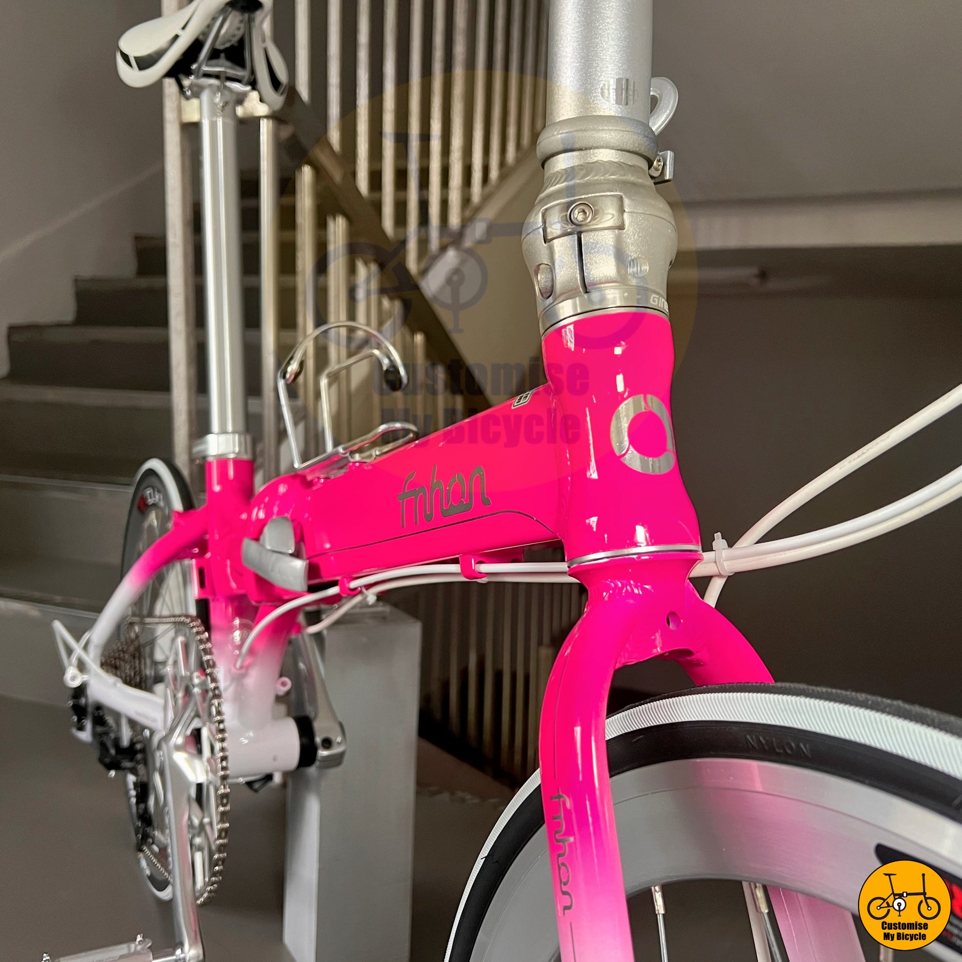 Marshmallow-Themed Fnhon Blast 22-Inch Foldable Bike – Lightweight & Eye-Catching
