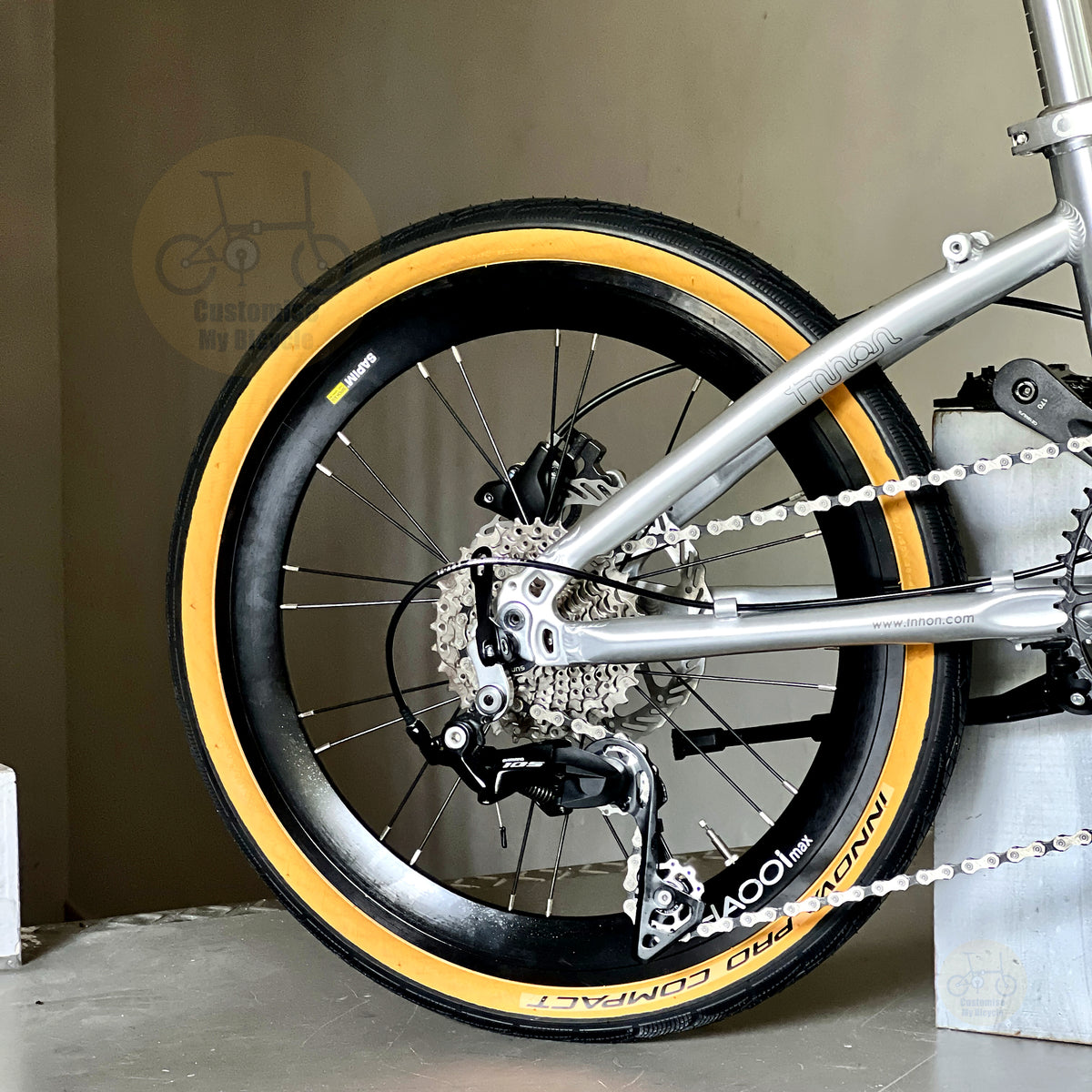 Fnhon Blast 20" Polished Silver folding bike frame material colour detail