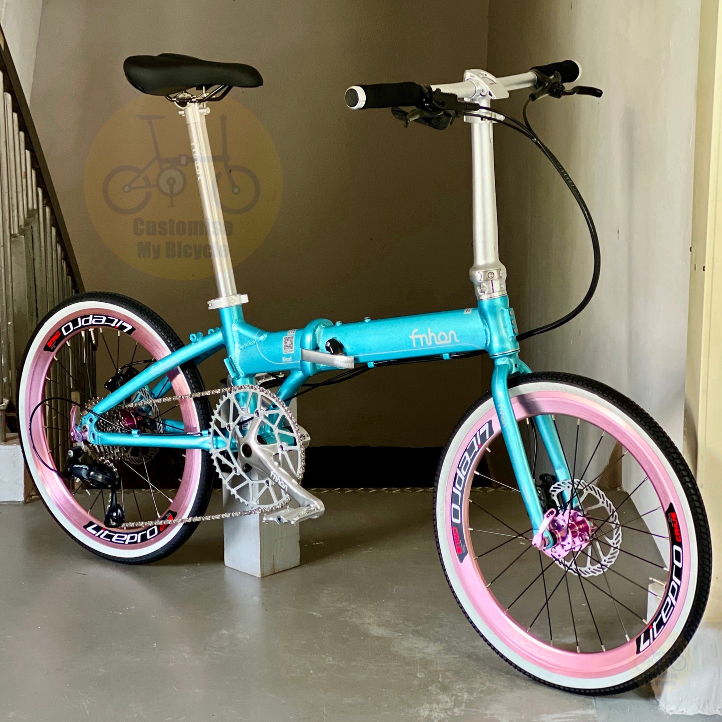 Lightweight aluminium alloy folding bike with mechanical wired disc brake