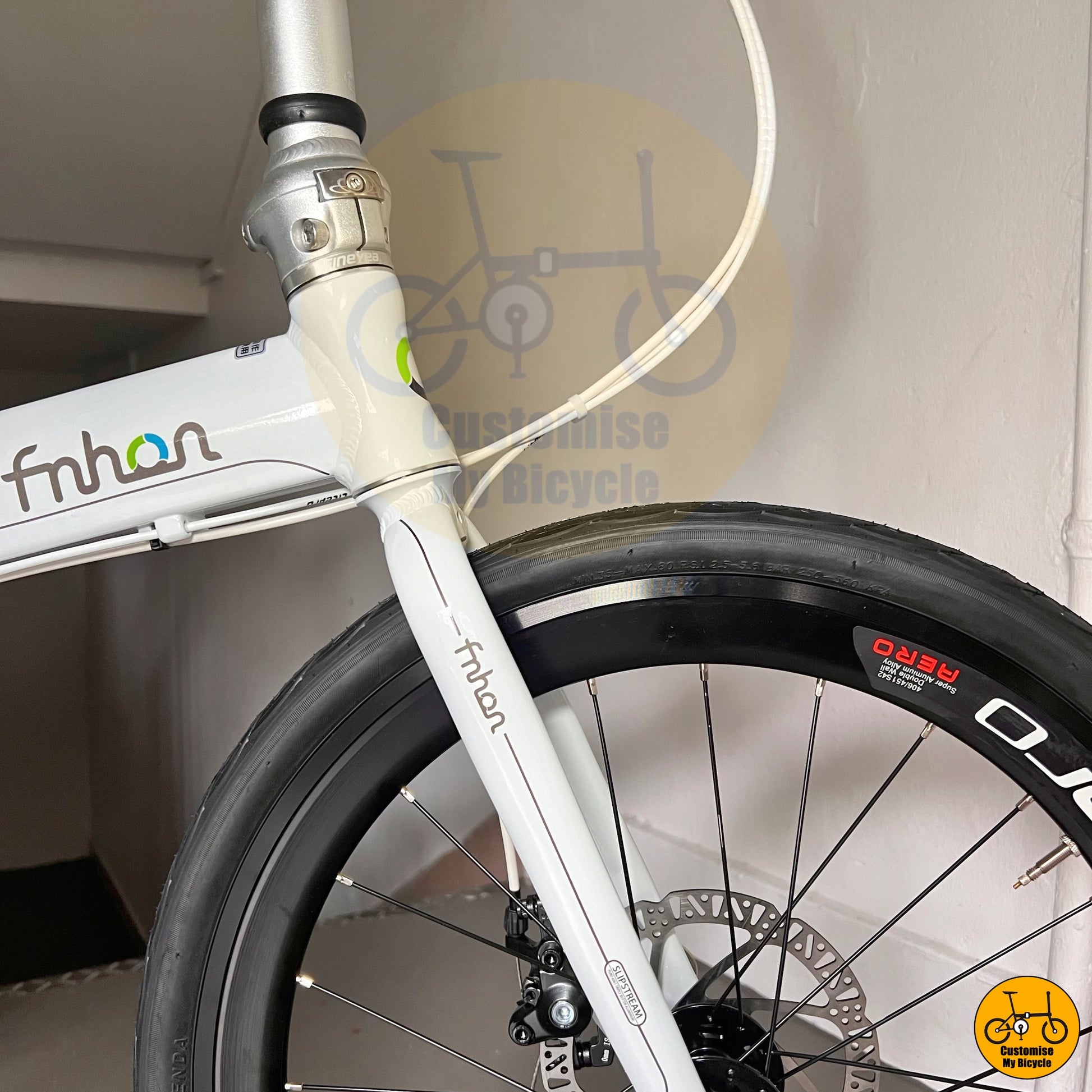 Fnhon Blast 22-Inch Folding Bike – White & Black Colourway for a Sleek City Ride

