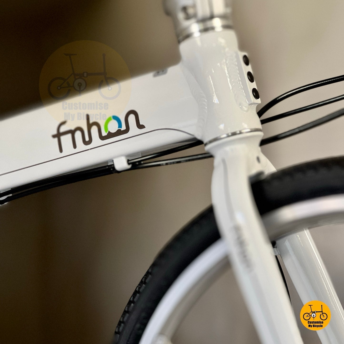 White finishing on Fnhon Blast 22-inch bike
