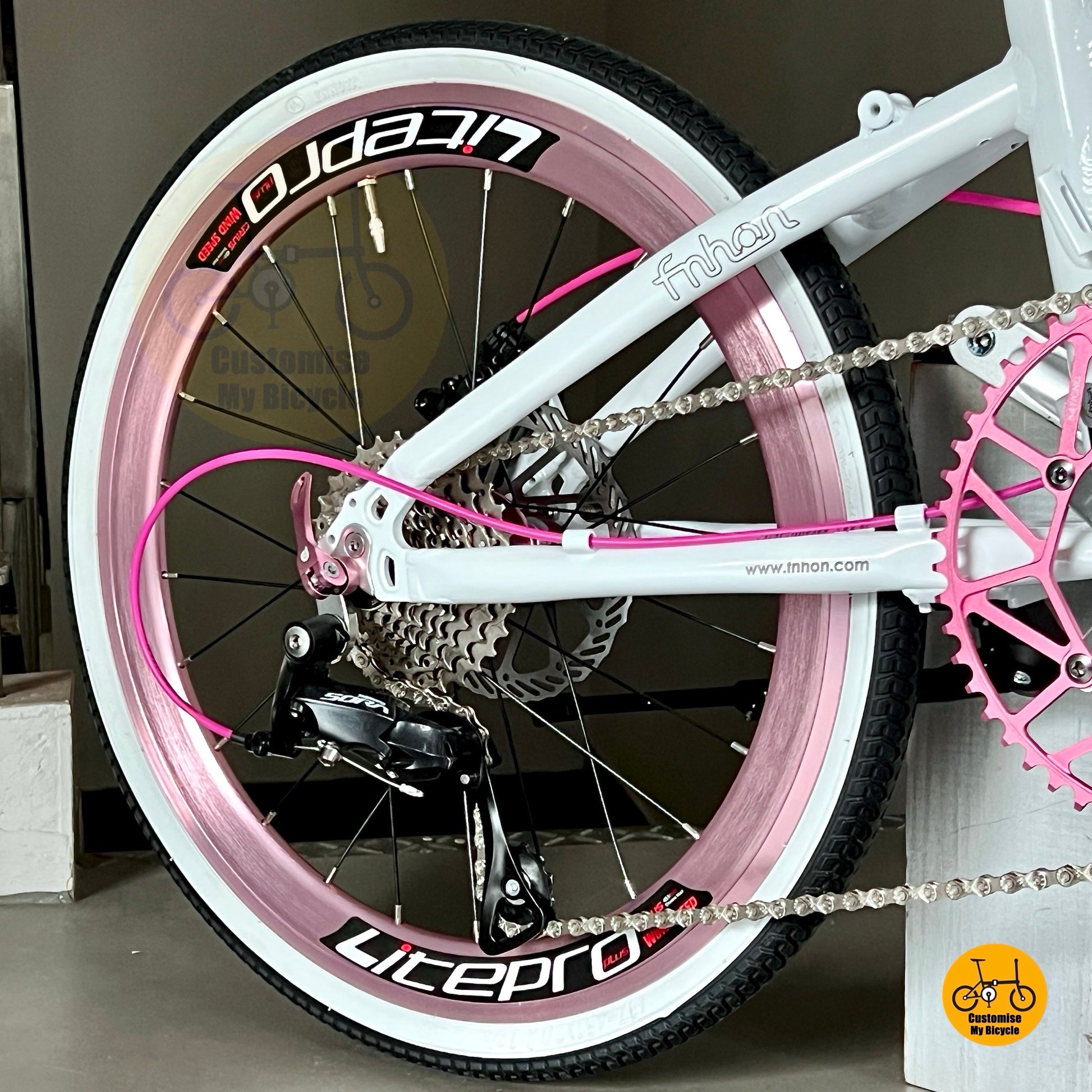 Shimano 9s drivetrain on Fnhon Blast Snow White Pink

