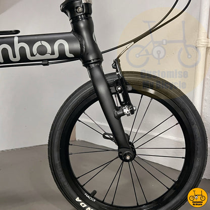 305 wheel size folding bike with single gear drivetrain
