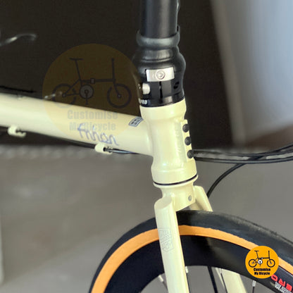 Higher front angle of Fnhon Gale 22-inch Beige folding bicycle with Shimano 9s
