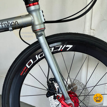 Front wheel close up Litepro on Fnhon Gale 22 inch
