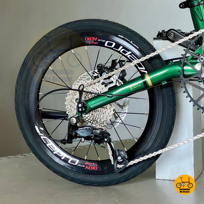 Close-up of Shimano 9-speed rear derailleur on Fnhon Gust 18-inch lightweight aluminium frame