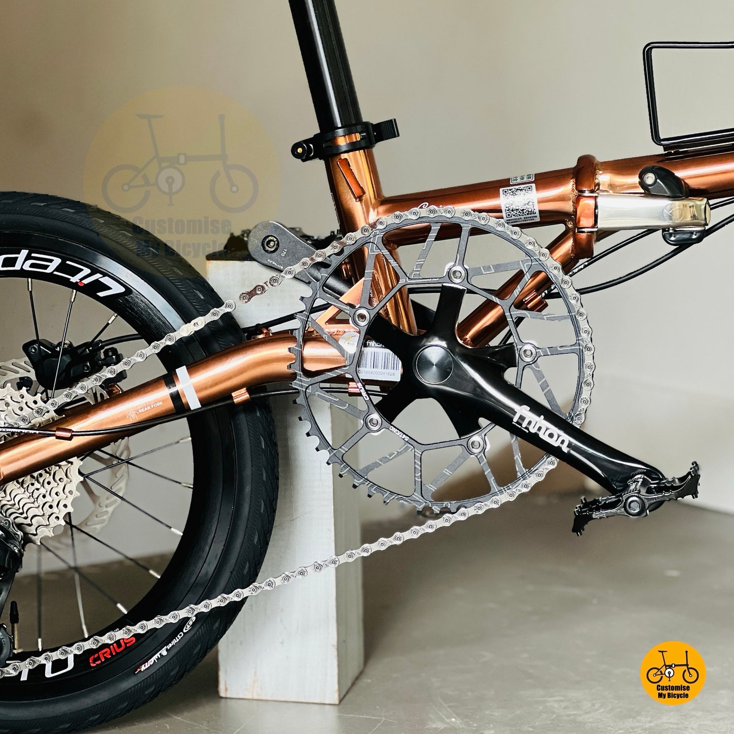 Fnhon Gust folding bicycle Promend bearings pedals close up folding bike pedals
