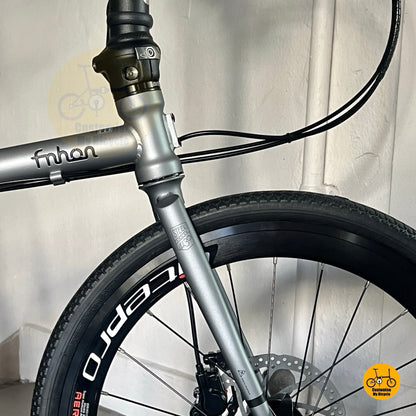 Fnhon Gust battleship grey frame detail close up
