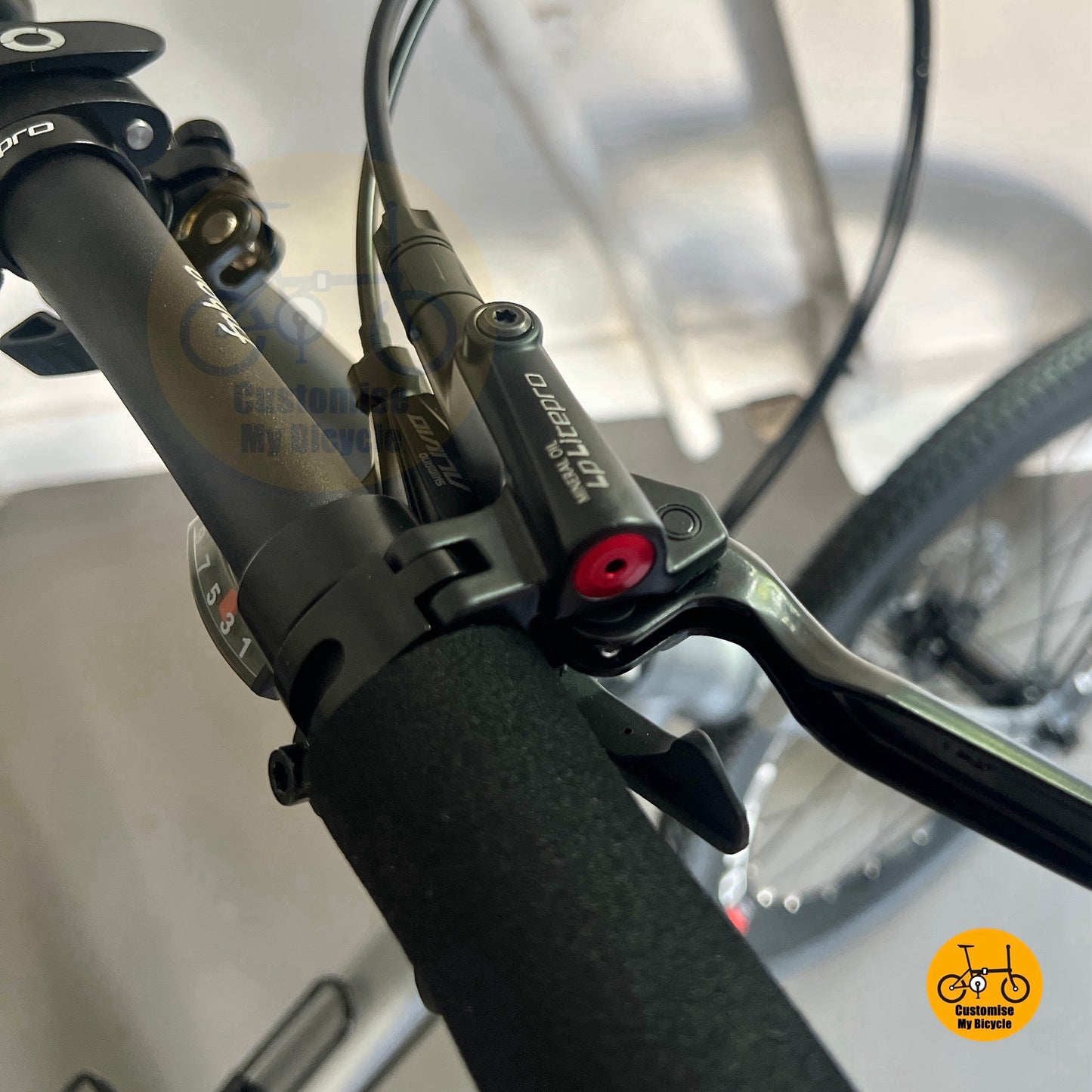 Fnhon Gust LITEPRO hydraulic disc brake close up
