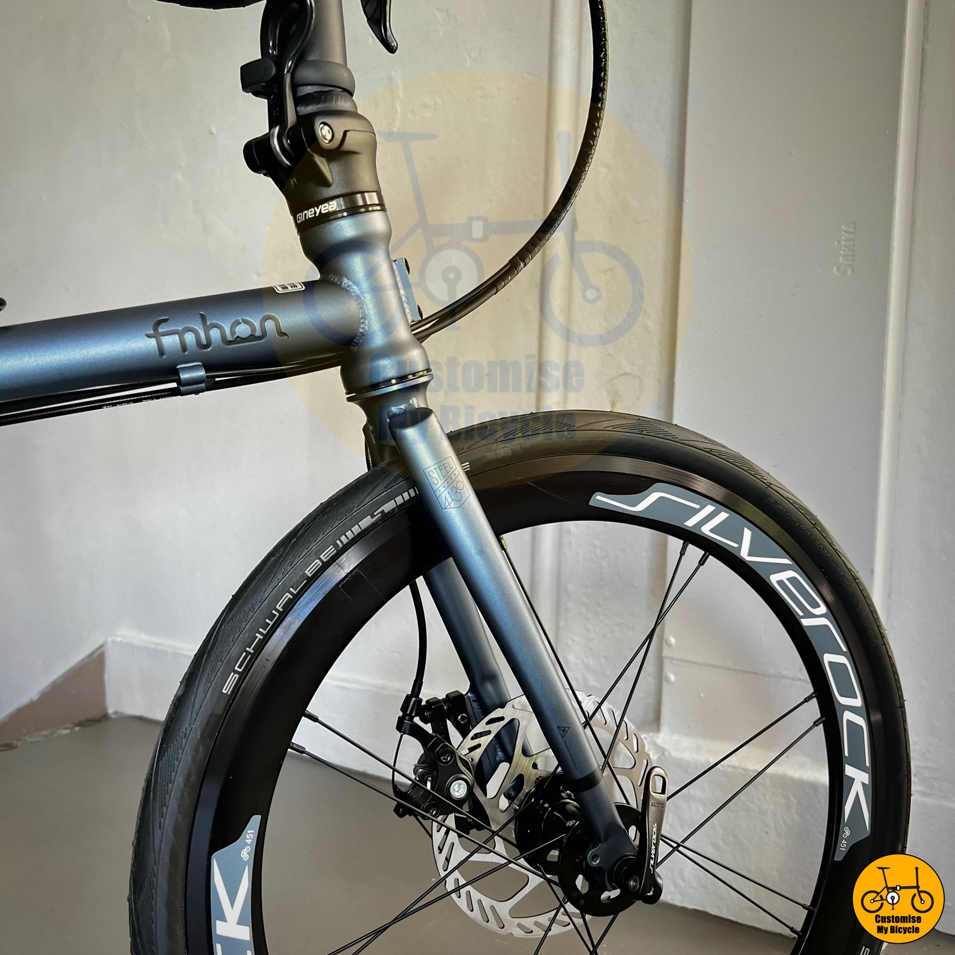 Lightweight foldable bicycle with road bike geometry and Silverock wheels
