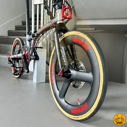 Shimano-powered foldable road bike for speed and agility
