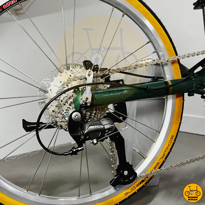 Elegant folding bicycle featuring a strong steel alloy frame
