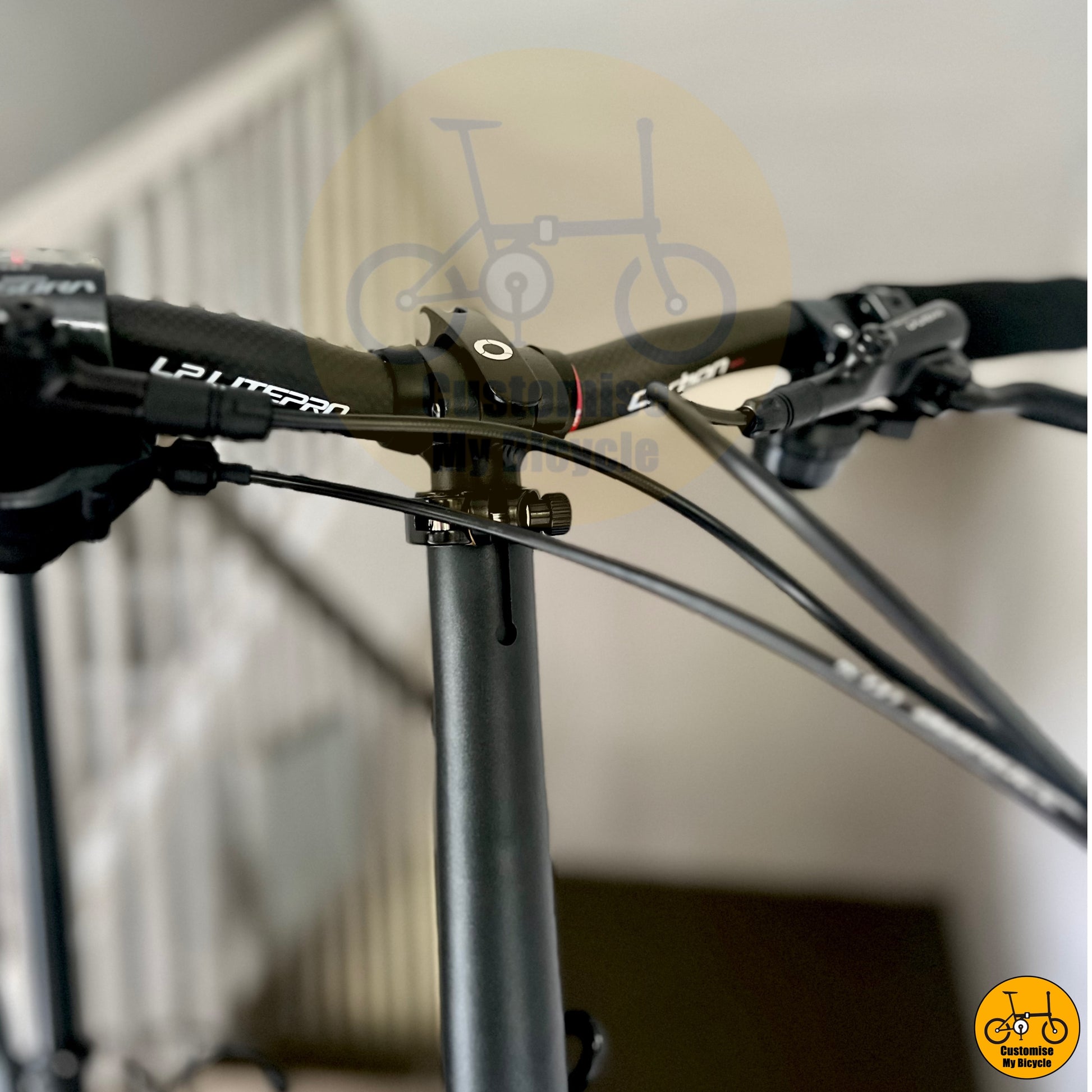 Cockpit Setup on Folding bicycle with premium disc brakes for superior stopping power
