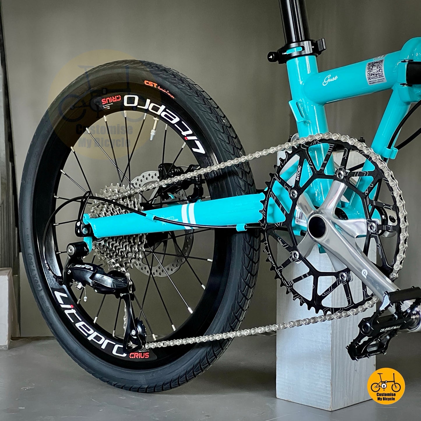 Close up of Shimano 9 speed drivetrain on Fnhon Gust
