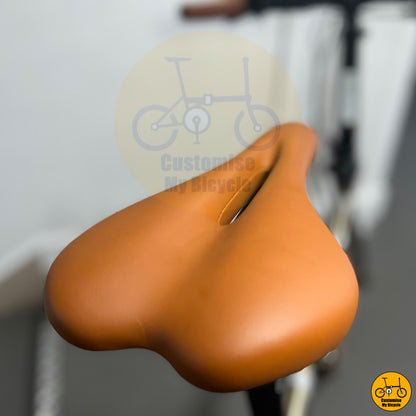 Comfy saddle on Fnhon Gust 22-inch foldie designed for style, comfort, and efficiency
