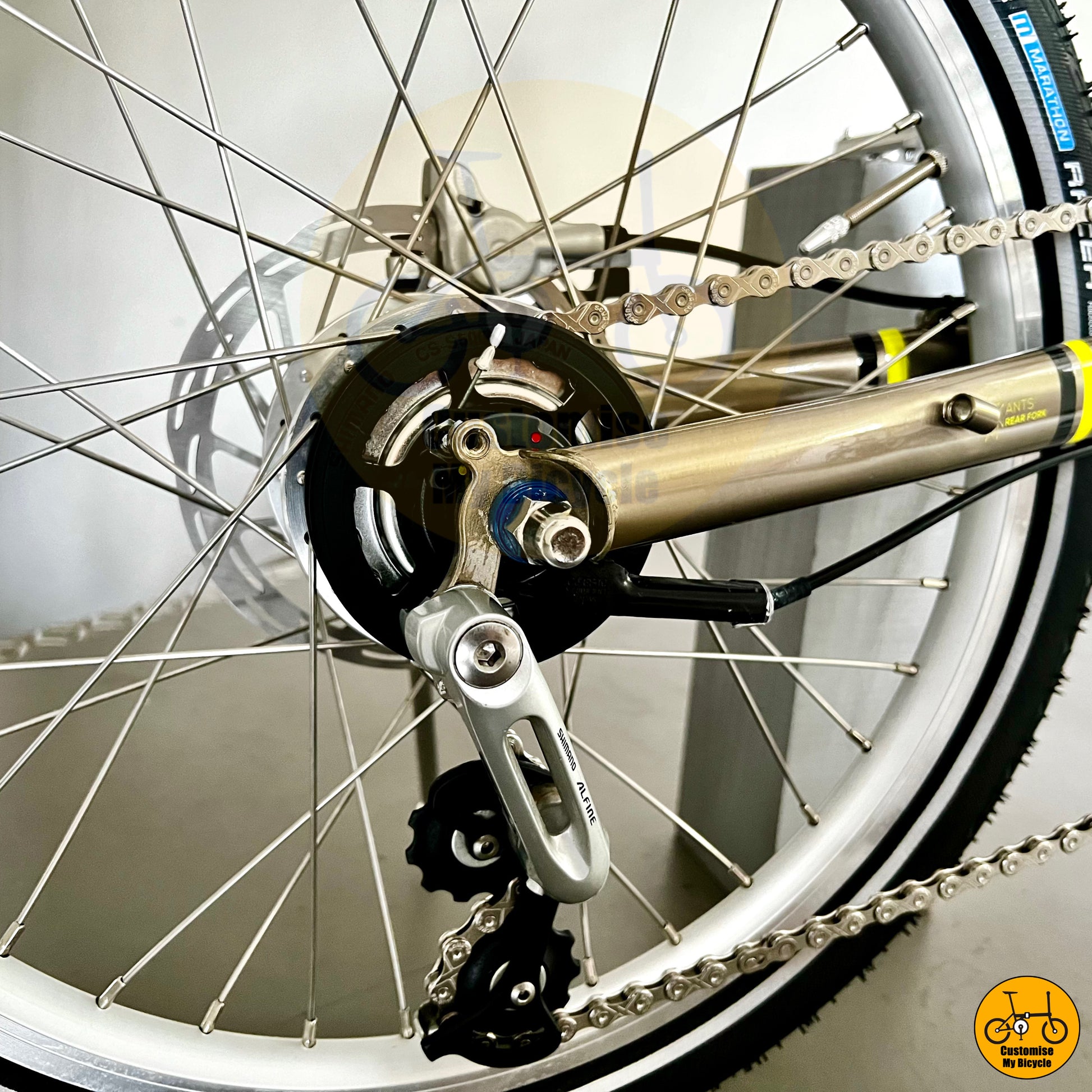 Folding bike with Shimano Alfine internal hub for effortless gear shifting
