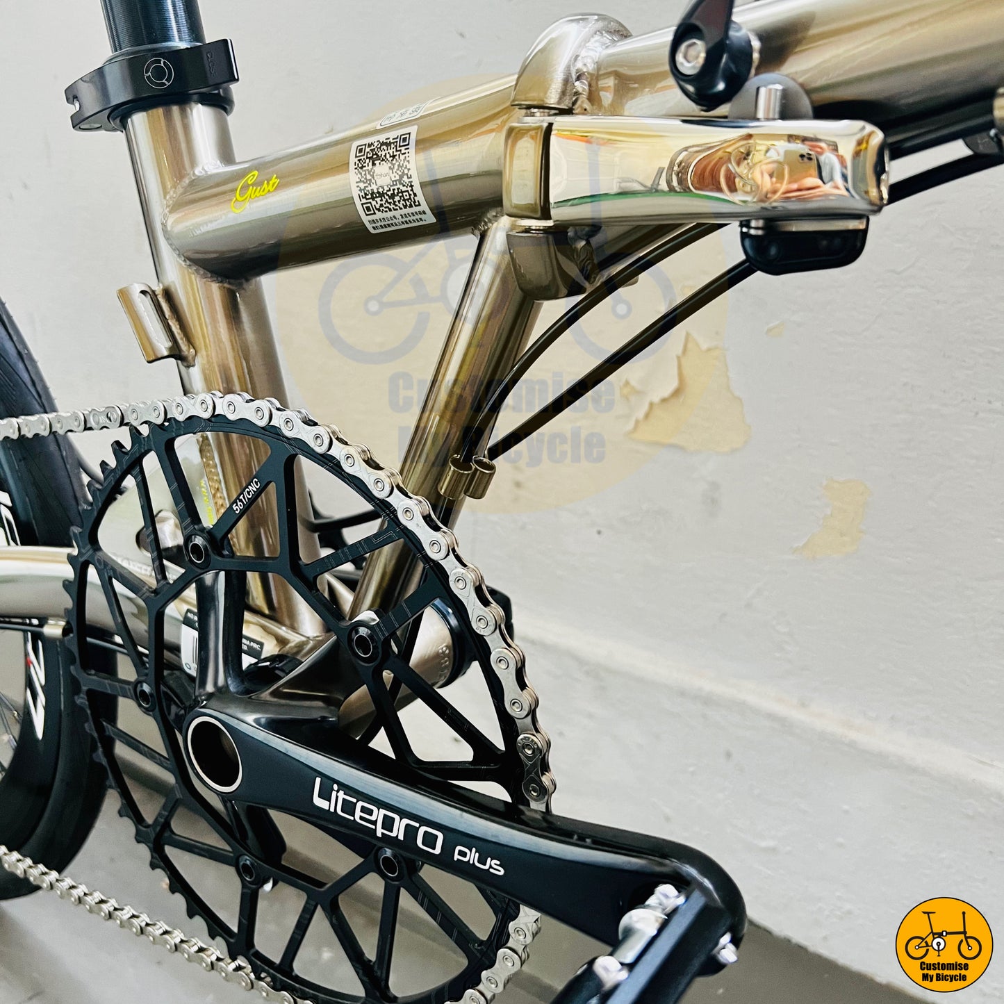 Shimano Tiagra-equipped folding bike with sleek frame aesthetics
