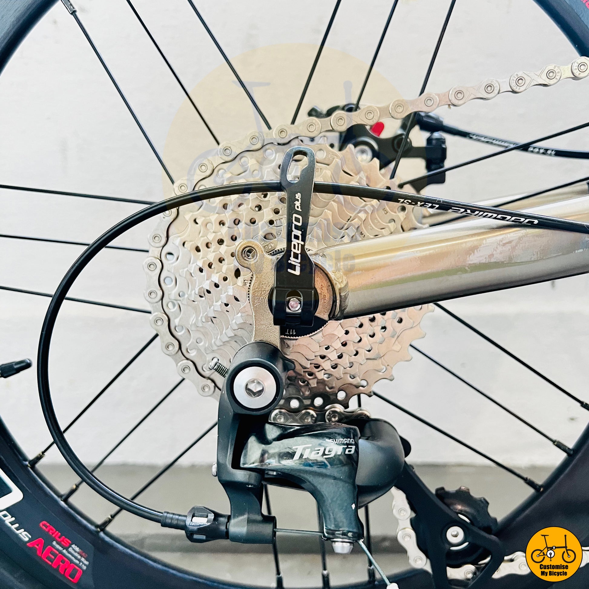 Foldie with an aggressive geometry and Shimano Tiagra groupset
