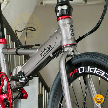 Fnhon Monsoon 22” • Shimano 12s SLX • Dolphine Grey & Red