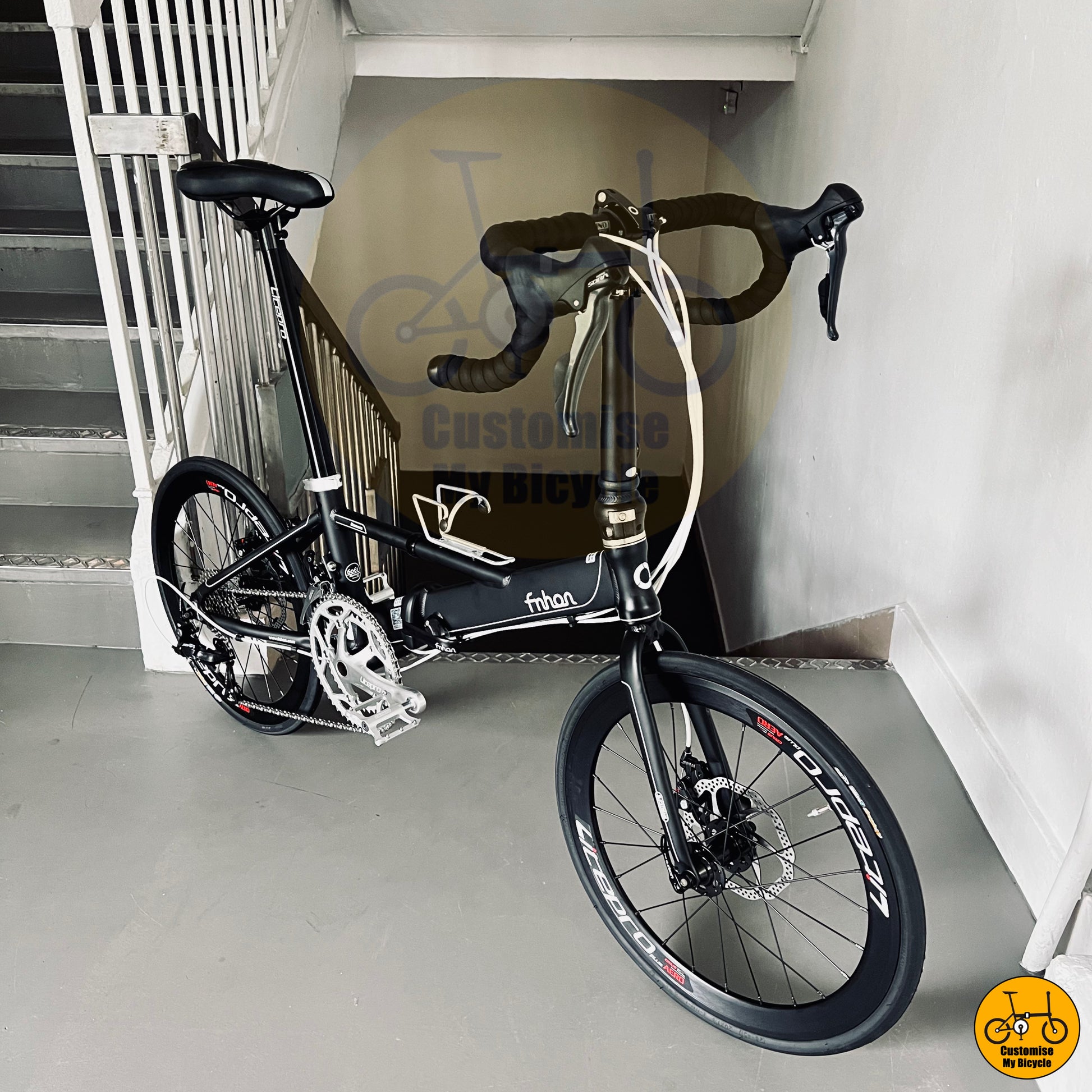Batman Black Frame Fnhon Monsoon 22-Inch Foldable Bicycle – A Sleek & Powerful Look
