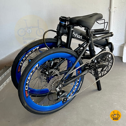 Detailed shot of Fnhon adjustable handle post and Litepro adjustable seat post on Monsoon 22 inch folding bike