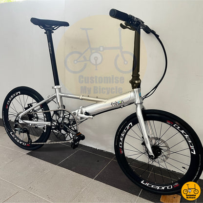 Polished Silver Frame Fnhon Monsoon 22-Inch Foldie – A Sleek & Modern City Commuter
