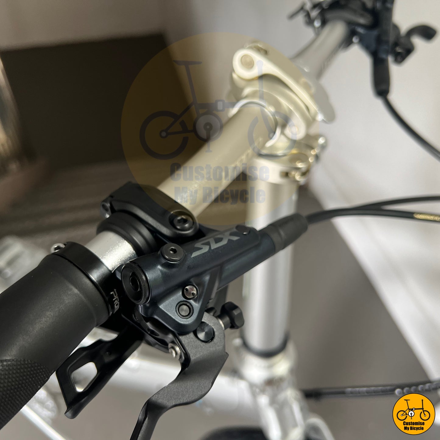 Shimano SLX Hydraulic Brake Fnhon Monsoon 22-Inch Foldie – Precision Braking for Safety
