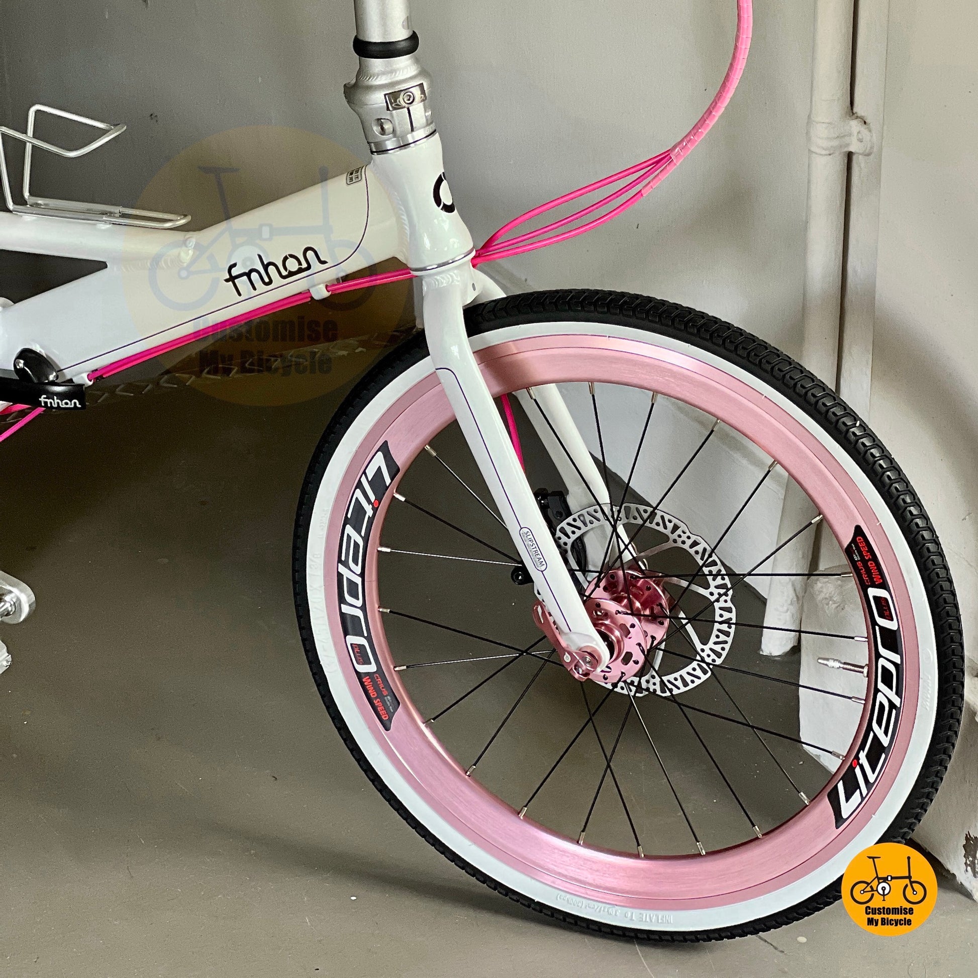 High profile wheels on 22-inch foldable bike
