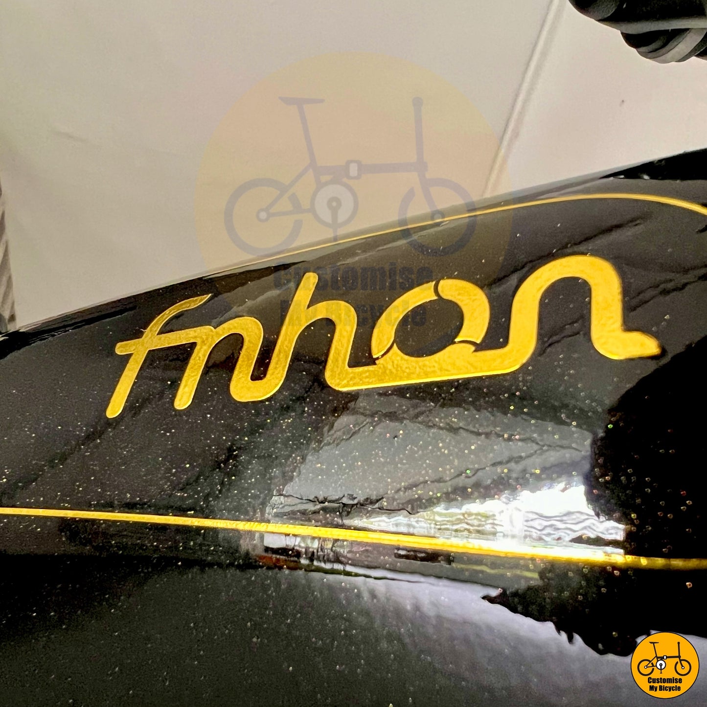 Shining Black Gold Frame – Compact & Stylish City Foldie
