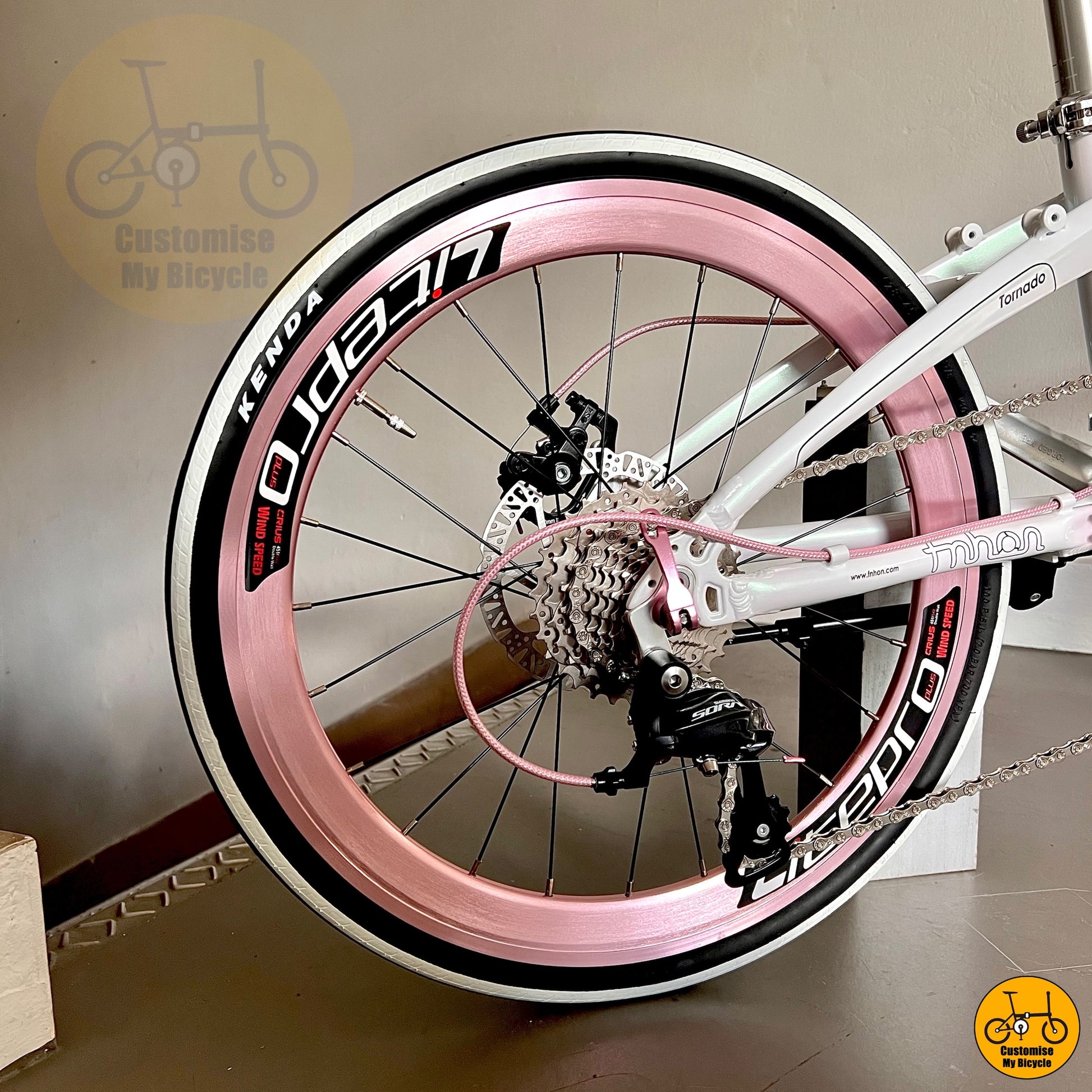 Dreamy White Foldable Bicycle – Smooth, Sleek & Comfortable
