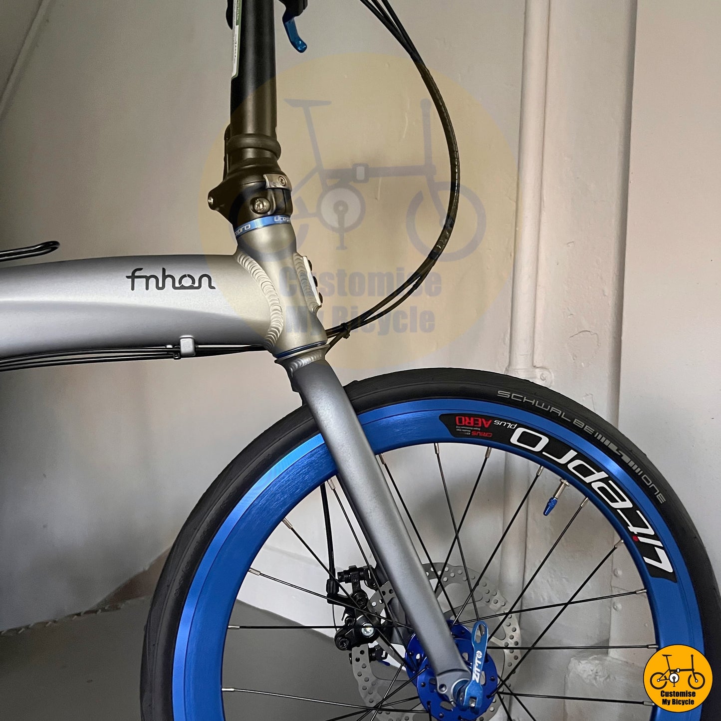 Battleship Grey Foldie – East Coast Park’s Stylish & Efficient Ride
