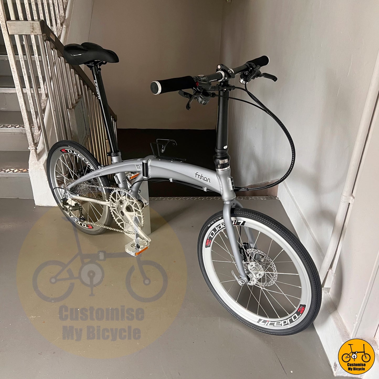 Ultra-Lightweight Foldie – High-Performance Frame & Tyres
