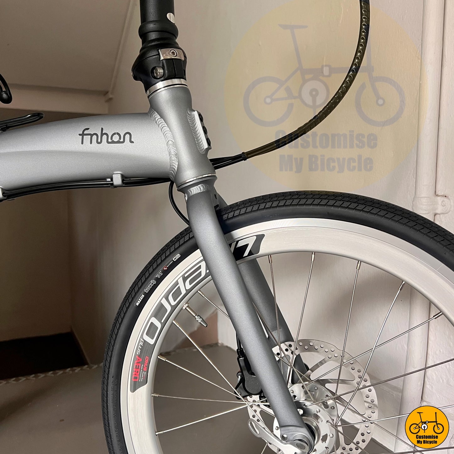 Lightest Foldable Bicycle – Maxxis DTH Tyre for Speed & Comfort
