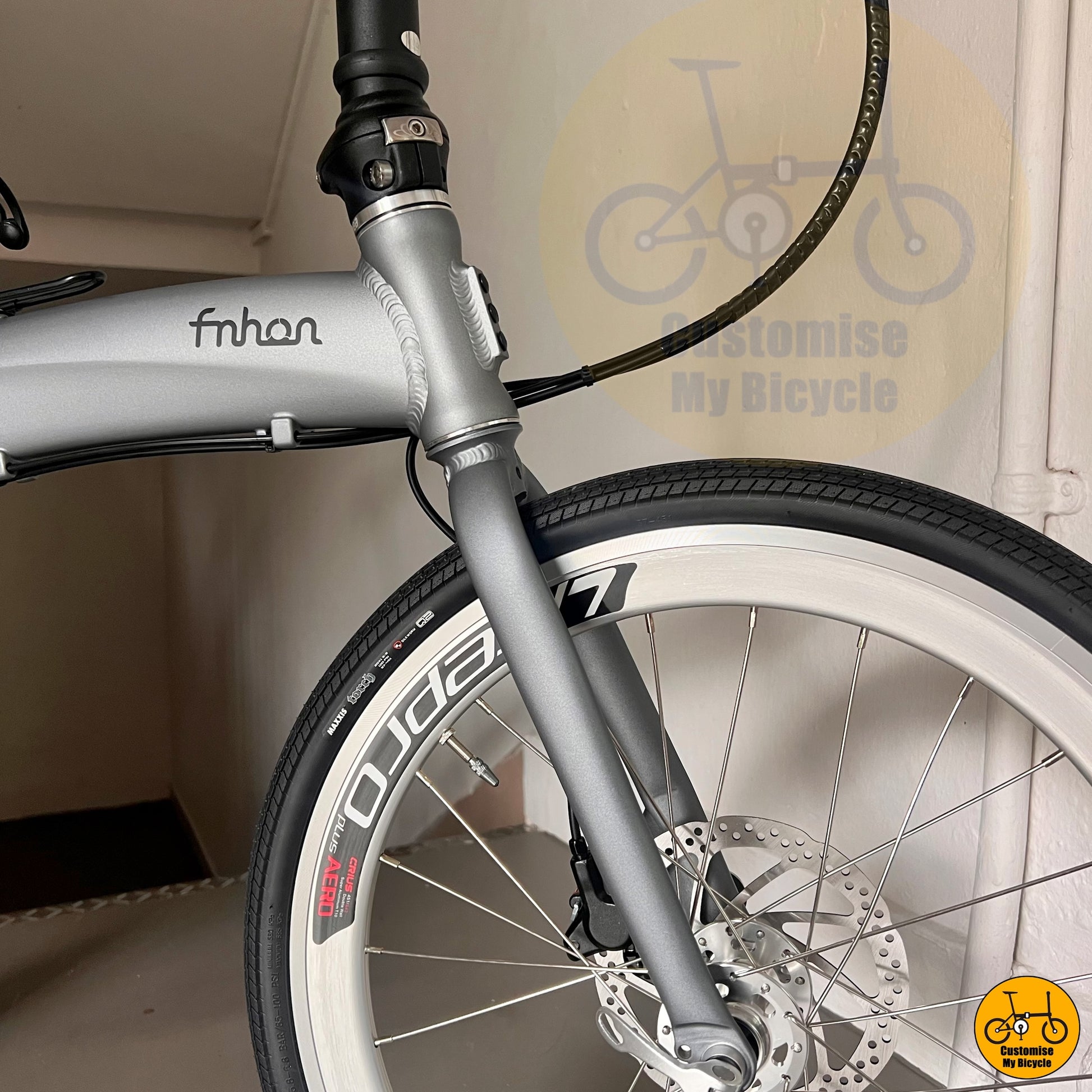 Lightest Foldable Bicycle – Maxxis DTH Tyre for Speed & Comfort
