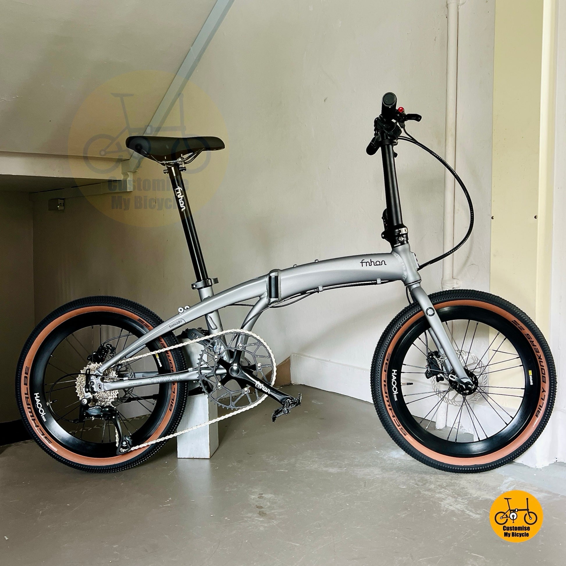 Billy Bonkers tyre close up lightweight hardpack tyre folding bike grip performance